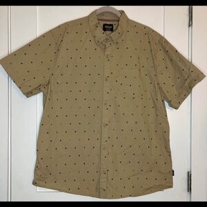 Men’s size 2XL Far West Tan Casual Button Down Shirt with moon Design